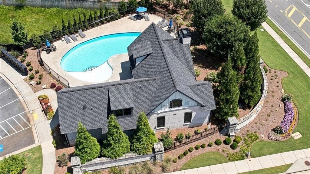 3 bedroom, 3 bathroom, 2,220 sq ft townhouse for sale at 300 Walker Avenue, Roswell, GA 30076 — photo 8