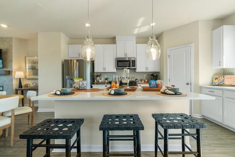 3 bedroom, 4 bathroom, 1,967 sq ft townhouse for sale at 6120 Wayburn Street, Tucker, GA 30084 — photo 2