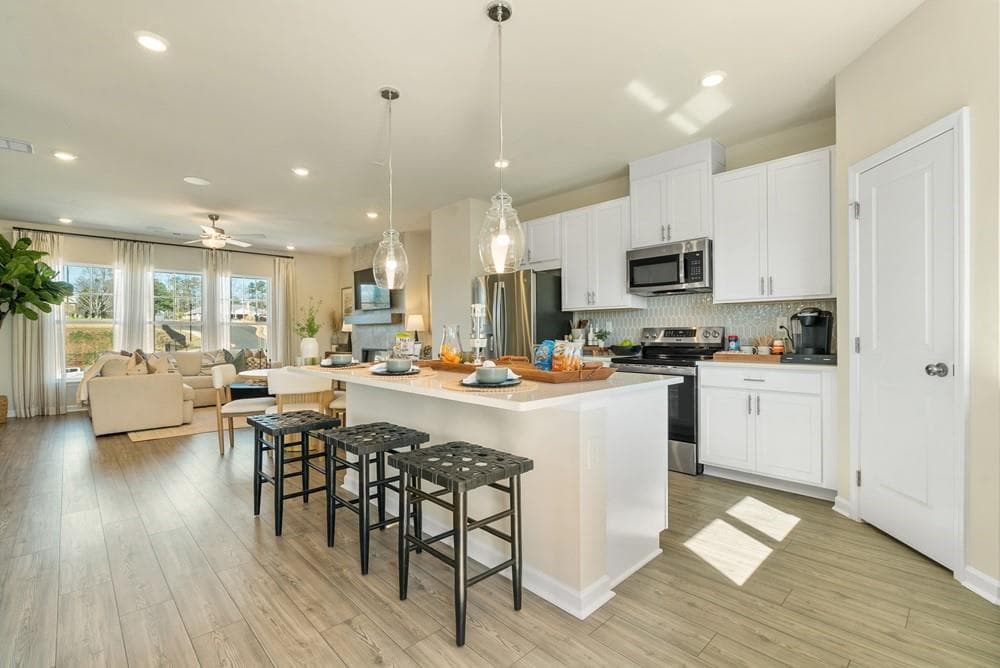3 bedroom, 4 bathroom, 1,967 sq ft townhouse for sale at 6120 Wayburn Street, Tucker, GA 30084 — photo 8
