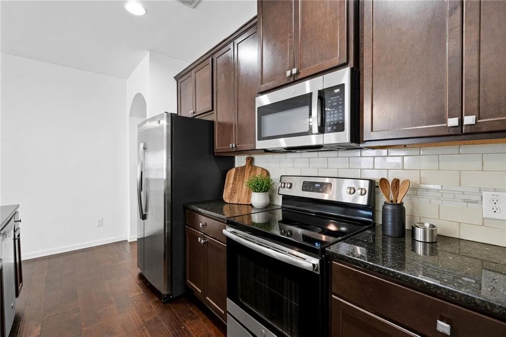 3 bedroom, 3 bathroom, 1,600 sq ft townhouse for rent at 4987 Longview Walk, Decatur, GA 30035 for $1,900 a month — photo 2