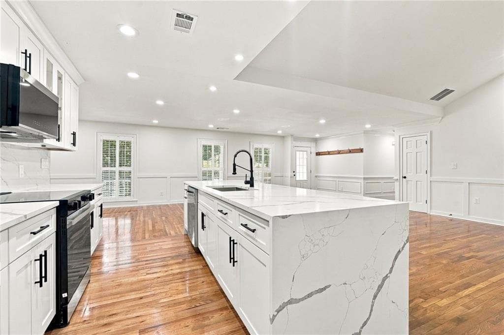 7 bedroom, 5 bathroom, 4,613 sq ft single family residence for sale at 1761 E Gate Drive, Stone Mountain, GA 30087 — photo 7