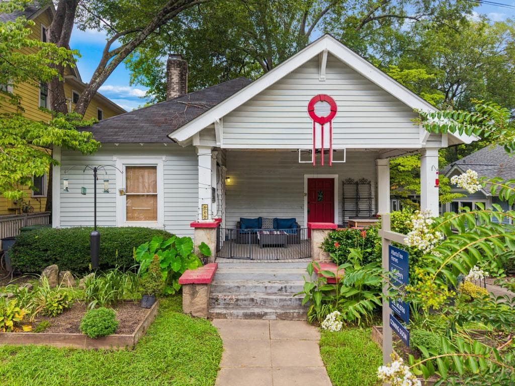 2 bedroom, 2 bathroom, 1,649 sq ft single family residence for sale at 424 Euclid Terrace, Atlanta, GA 30307