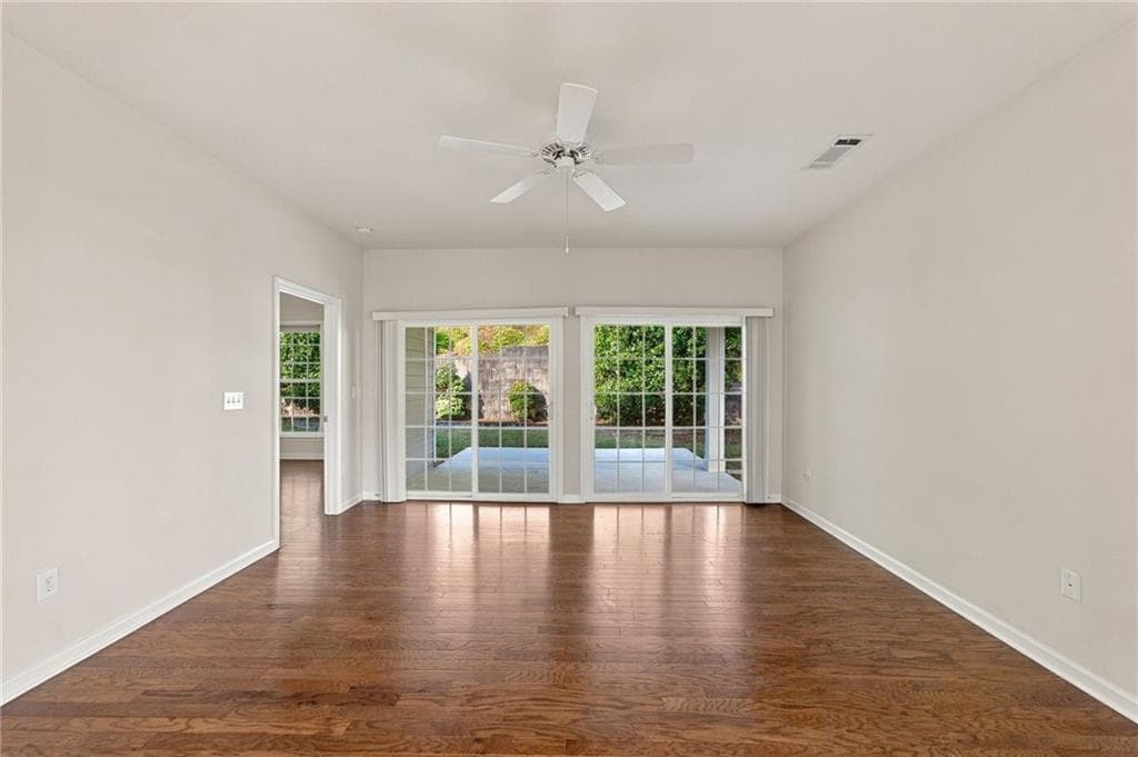 2 bedroom, 2 bathroom, 1,388 sq ft single family residence for sale at 6235 Ivy Stone Way, Hoschton, GA 30548 — photo 4