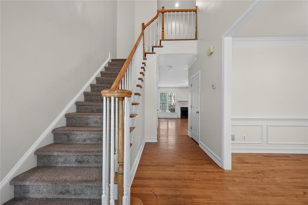 5 bedroom, 5 bathroom, 2,928 sq ft single family residence for sale at 6415 Wenham Court, Cumming, GA 30040 — photo 2
