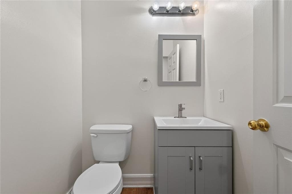 5 bedroom, 5 bathroom, 2,928 sq ft single family residence for sale at 6415 Wenham Court, Cumming, GA 30040 — photo 10