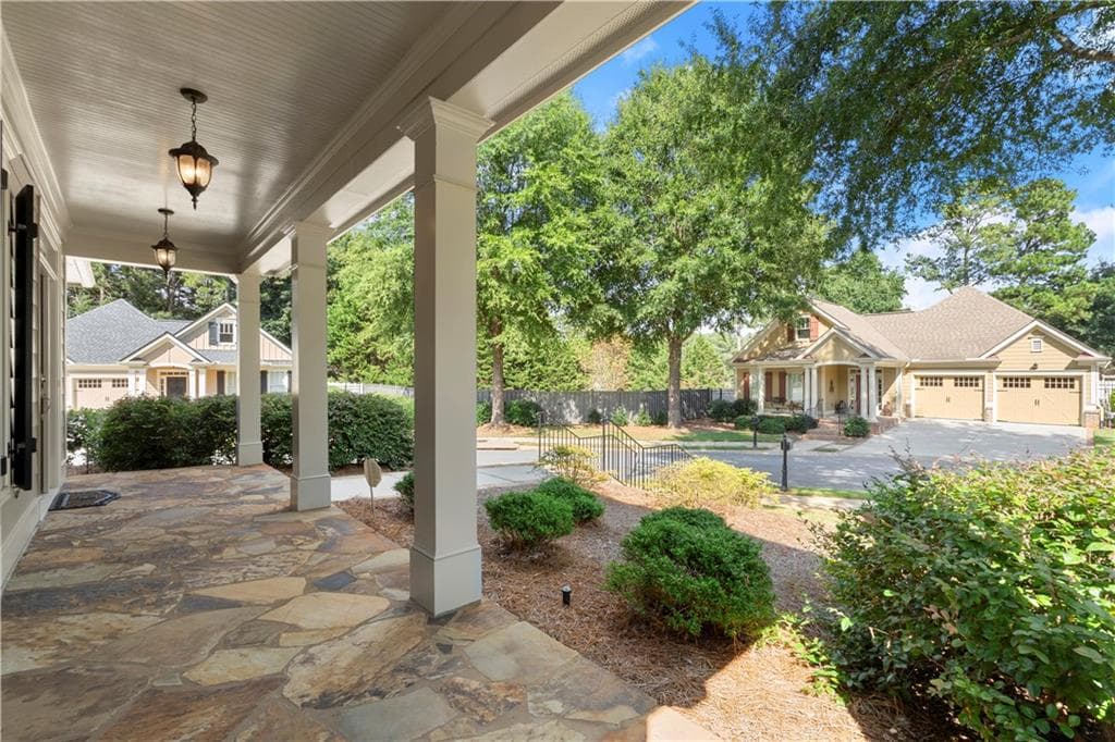 2 bedroom, 2 bathroom, 2,197 sq ft single family residence for sale at 240 Somerset Circle, Woodstock, GA 30189 — photo 4