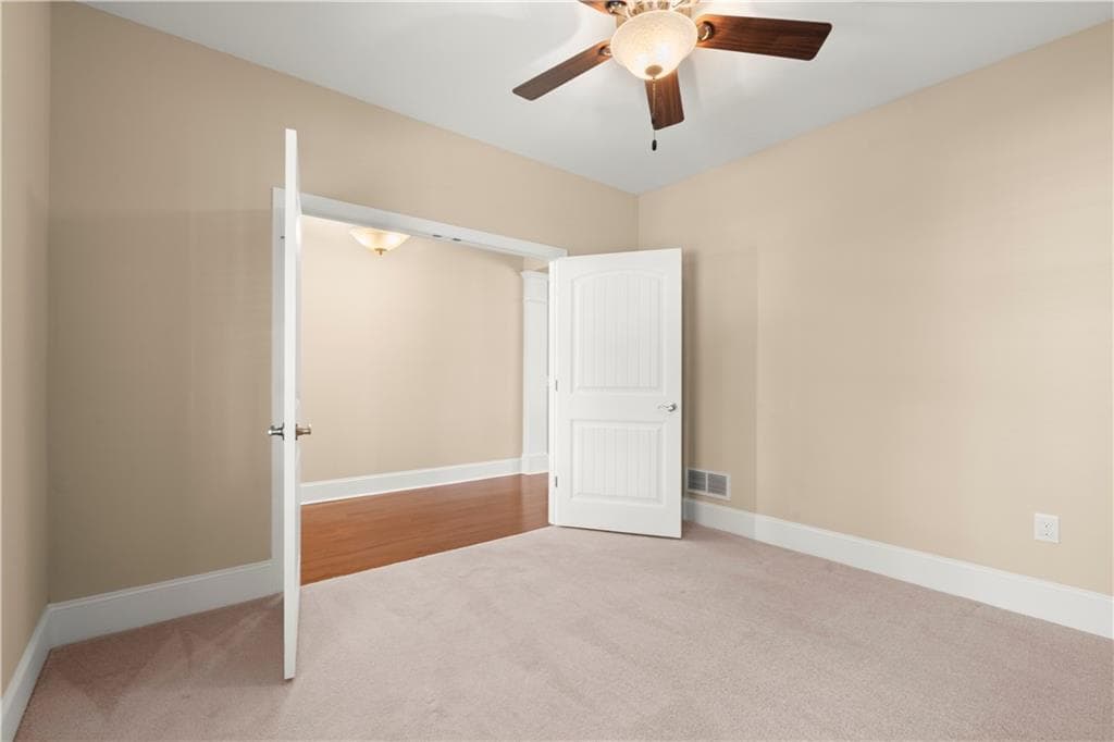 2 bedroom, 2 bathroom, 2,197 sq ft single family residence for sale at 240 Somerset Circle, Woodstock, GA 30189 — photo 9