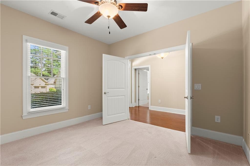 2 bedroom, 2 bathroom, 2,197 sq ft single family residence for sale at 240 Somerset Circle, Woodstock, GA 30189 — photo 8