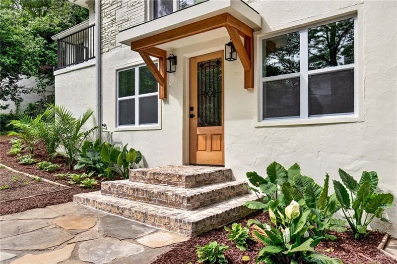 4 bedroom, 3 bathroom, 2,540 sq ft single family residence for sale at 656 Channing Drive, Atlanta, GA 30318 — photo 3