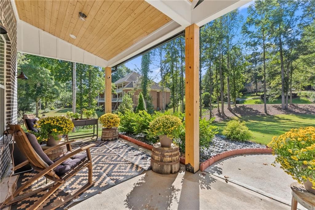 5 bedroom, 4 bathroom, 4,537 sq ft single family residence for sale at 1144 Lexington Ridge Road, Hoschton, GA 30548 — photo 5