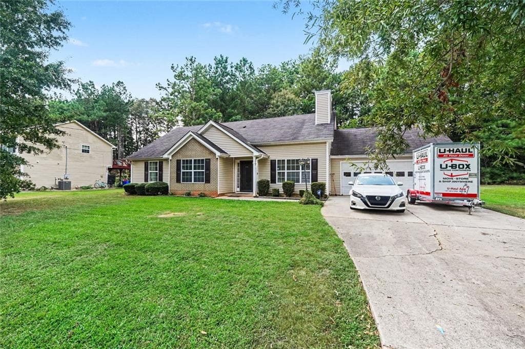 3 bedroom, 2 bathroom, 1,416 sq ft single family residence for sale at 4967 Wolfcreek View, College Park, GA 30349 — photo 2