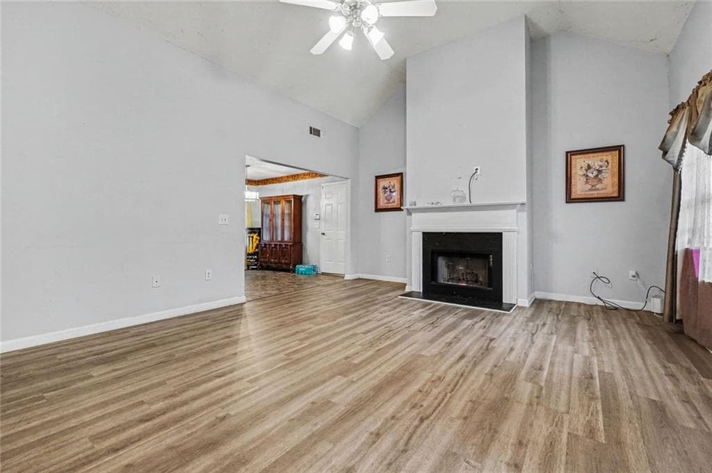 3 bedroom, 2 bathroom, 1,416 sq ft single family residence for sale at 4967 Wolfcreek View, College Park, GA 30349 — photo 4