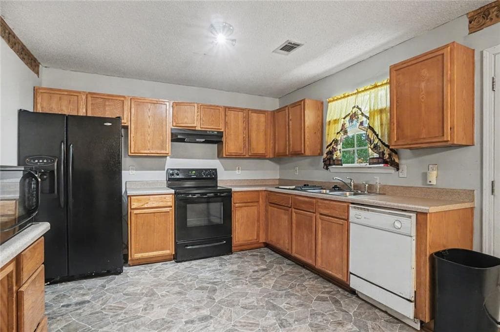 3 bedroom, 2 bathroom, 1,416 sq ft single family residence for sale at 4967 Wolfcreek View, College Park, GA 30349 — photo 9