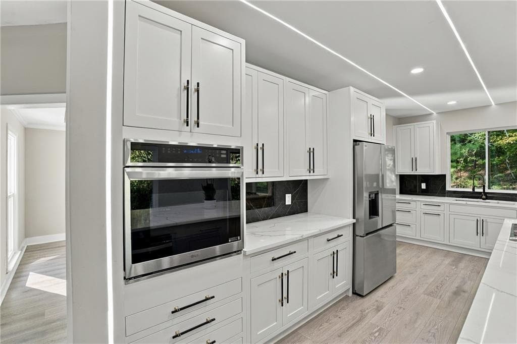 6 bedroom, 4 bathroom, 4,150 sq ft single family residence for sale at 4508 Bankside Court, Marietta, GA 30066 — photo 8
