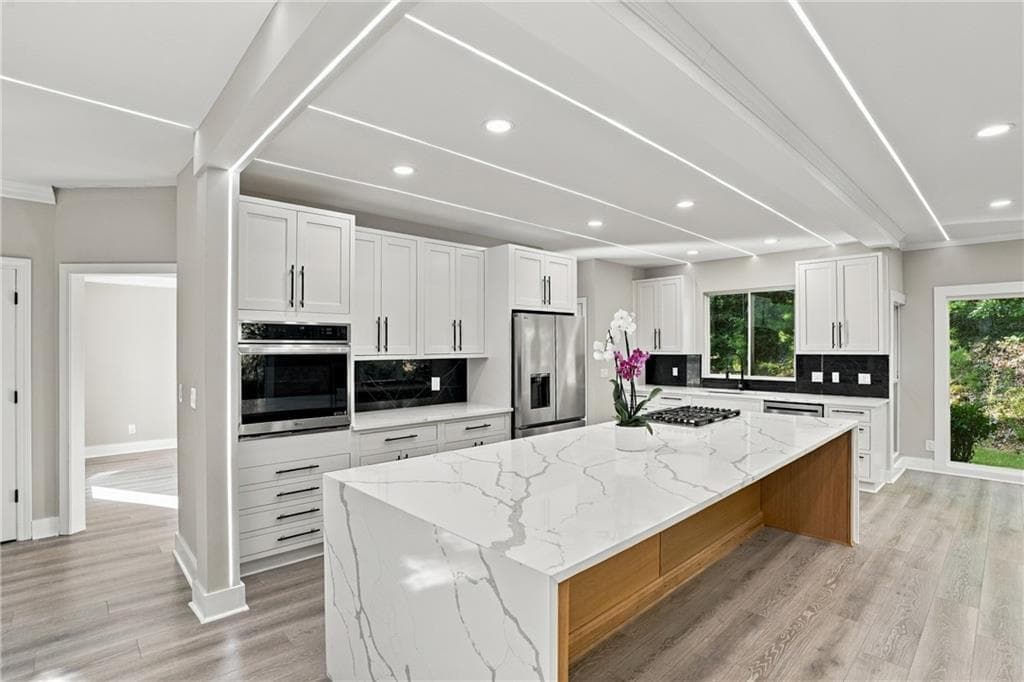 6 bedroom, 4 bathroom, 4,150 sq ft single family residence for sale at 4508 Bankside Court, Marietta, GA 30066 — photo 4