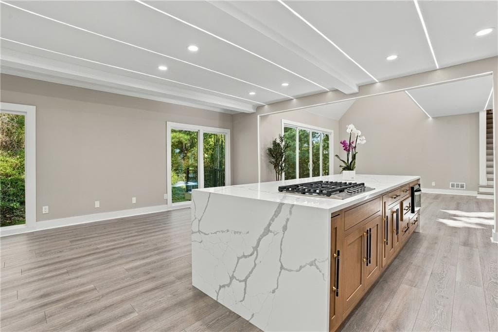 6 bedroom, 4 bathroom, 4,150 sq ft single family residence for sale at 4508 Bankside Court, Marietta, GA 30066 — photo 2