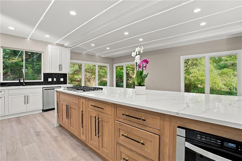 6 bedroom, 4 bathroom, 4,150 sq ft single family residence for sale at 4508 Bankside Court, Marietta, GA 30066 — photo 5