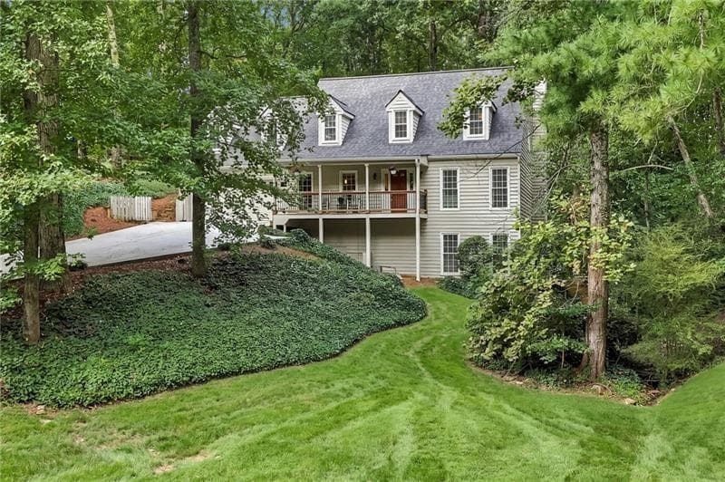 5 bedroom, 4 bathroom, 3,379 sq ft single family residence under contract at 2569 Chimney Springs Drive, Marietta, GA 30062 — photo 8