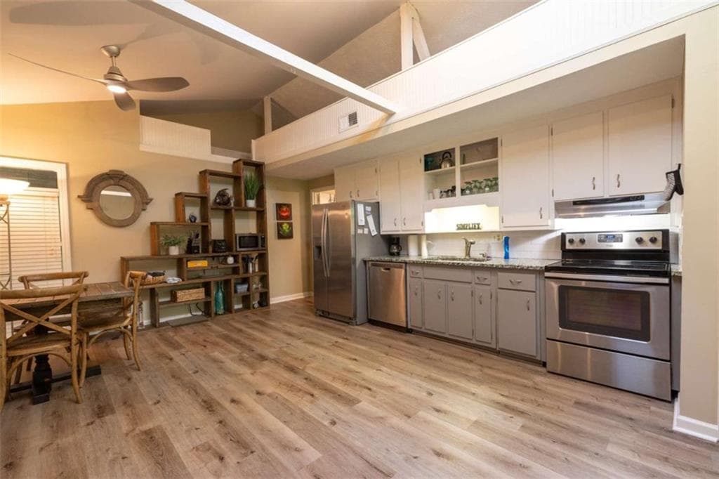 2 bedroom, 2 bathroom, 858 sq ft condominium for sale at 9010 Prestige Lane 2, Gainesville, GA 30506