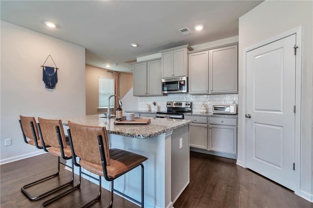 3 bedroom, 3 bathroom, 1,878 sq ft single family residence for sale at 1536 Bassett Street, Stone Mountain, GA 30083 — photo 8