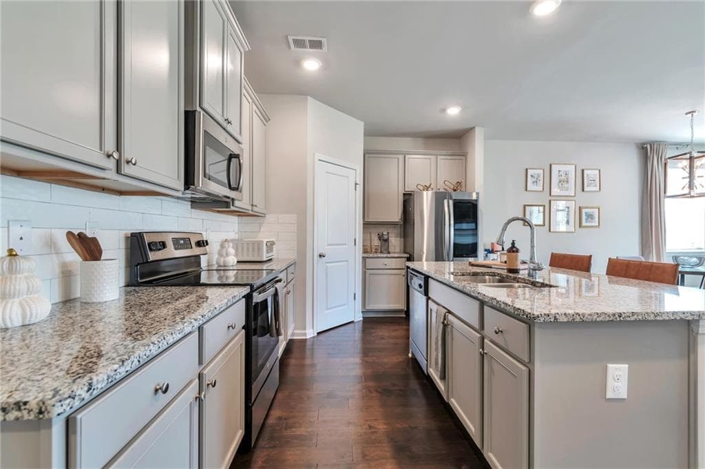 3 bedroom, 3 bathroom, 1,878 sq ft single family residence for sale at 1536 Bassett Street, Stone Mountain, GA 30083 — photo 10