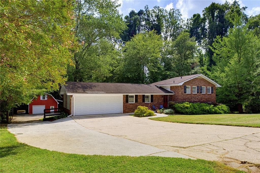 3 bedroom, 2 bathroom, 2,031 sq ft single family residence for sale at 949 Tranquil Drive, Austell, GA 30106 — photo 2