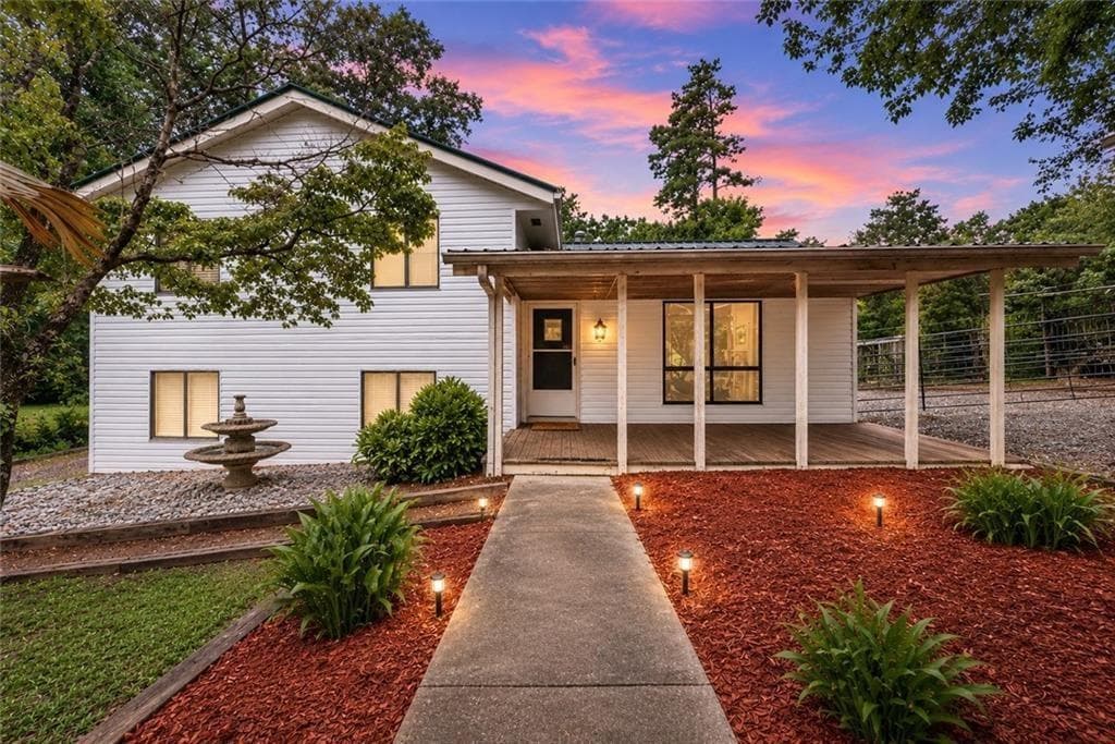 4 bedroom, 2 bathroom, 2,168 sq ft single family residence for sale at 280 Strickland Road, Alpharetta, GA 30004 — photo 2