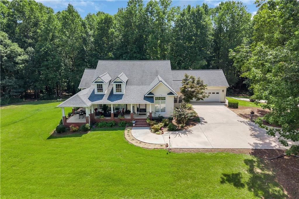 4 bedroom, 3 bathroom, 3,750 sq ft single family residence for sale at 270 Hidden Meadows Road, Cleveland, GA 30528 — photo 2
