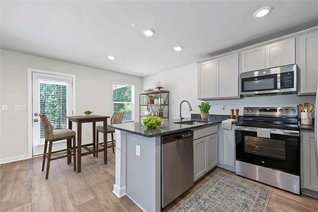 3 bedroom, 3 bathroom, 1,729 sq ft single family residence for sale at 3416 Stonewall Court, Union City, GA 30291 — photo 5