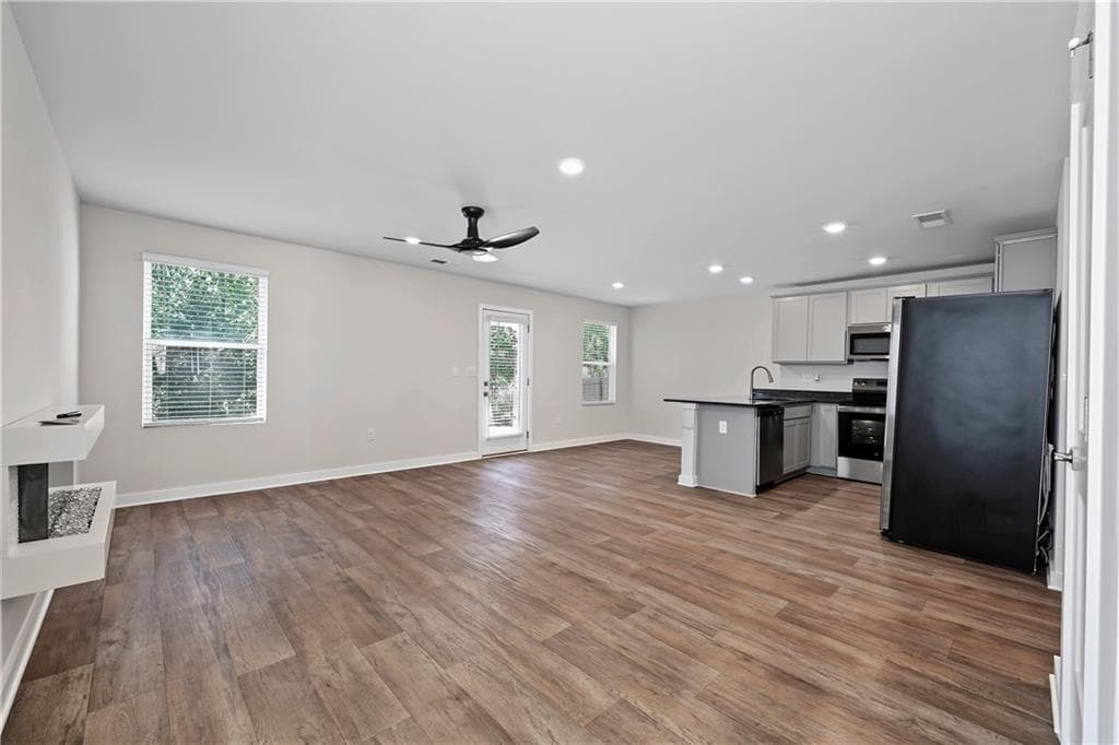 3 bedroom, 3 bathroom, 1,729 sq ft single family residence for sale at 3416 Stonewall Court, Union City, GA 30291 — photo 7