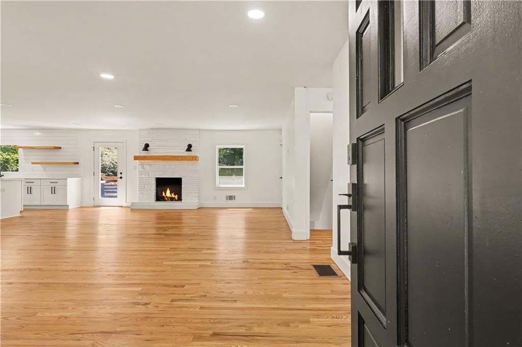 4 bedroom, 3 bathroom, 1,932 sq ft single family residence for sale at 2800 Duke of Gloucester Street, Atlanta, GA 30344 — photo 2
