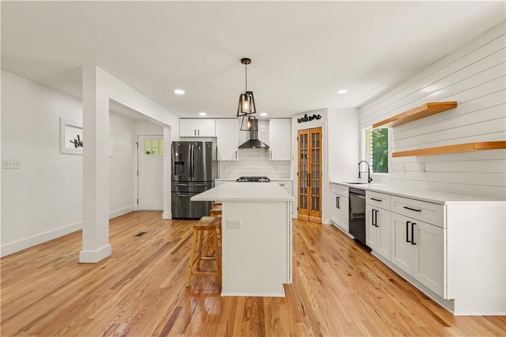 4 bedroom, 3 bathroom, 1,932 sq ft single family residence for sale at 2800 Duke of Gloucester Street, Atlanta, GA 30344 — photo 4
