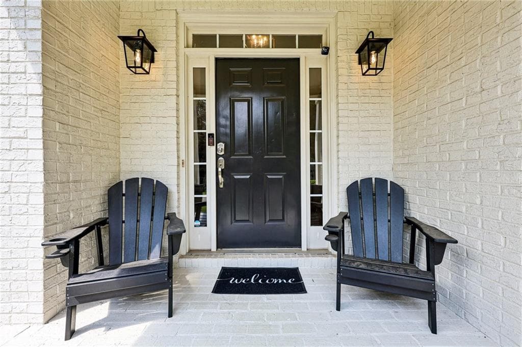 6 bedroom, 4 bathroom, 3,707 sq ft single family residence for sale at 3915 Three Chimneys Lane, Cumming, GA 30041 — photo 3