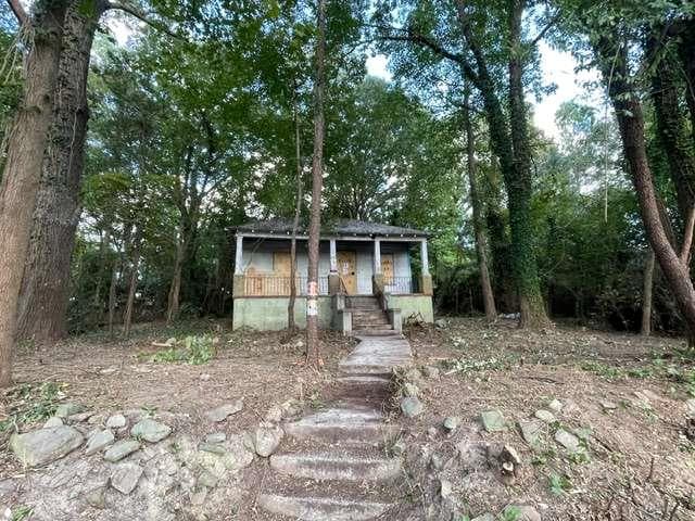 2 bedroom, 1 bathroom, 870 sq ft single family residence for sale at 350 Willis Mill Road, Atlanta, GA 30311 — photo 2