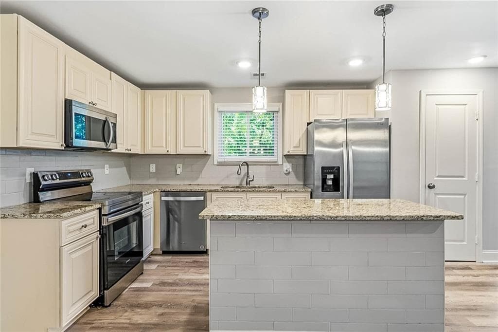 4 bedroom, 3 bathroom, 2,896 sq ft single family residence for sale at 70 Caroline Avenue, Stockbridge, GA 30281 — photo 3