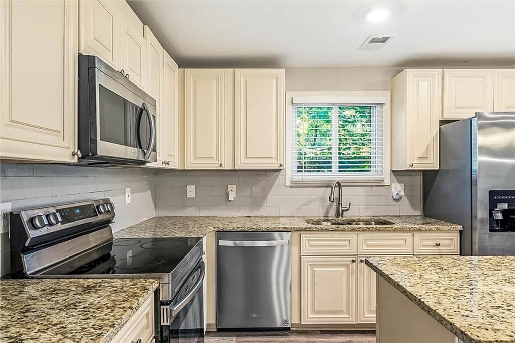 4 bedroom, 3 bathroom, 2,896 sq ft single family residence for sale at 70 Caroline Avenue, Stockbridge, GA 30281 — photo 6