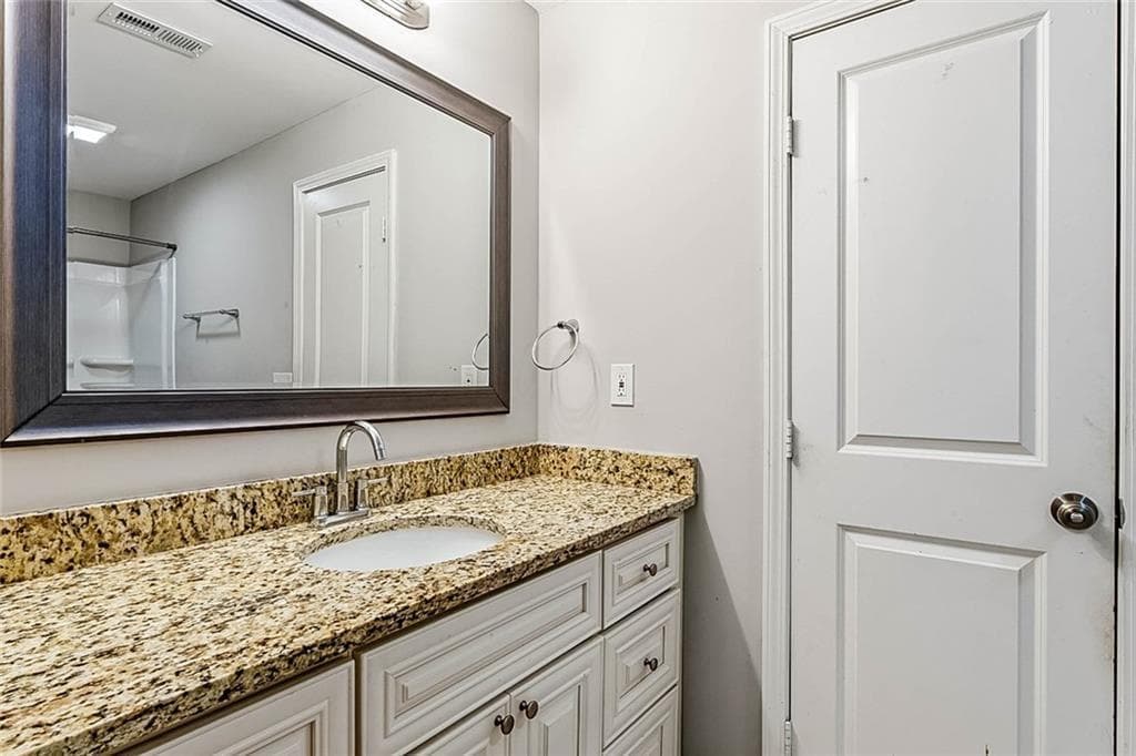 4 bedroom, 3 bathroom, 2,896 sq ft single family residence for sale at 70 Caroline Avenue, Stockbridge, GA 30281 — photo 9