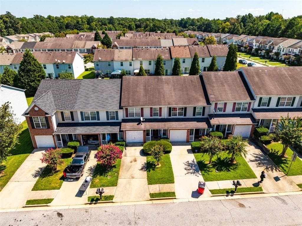 2 bedroom, 3 bathroom, 1,400 sq ft townhouse for sale at 1476 April Lane, Morrow, GA 30260 — photo 5