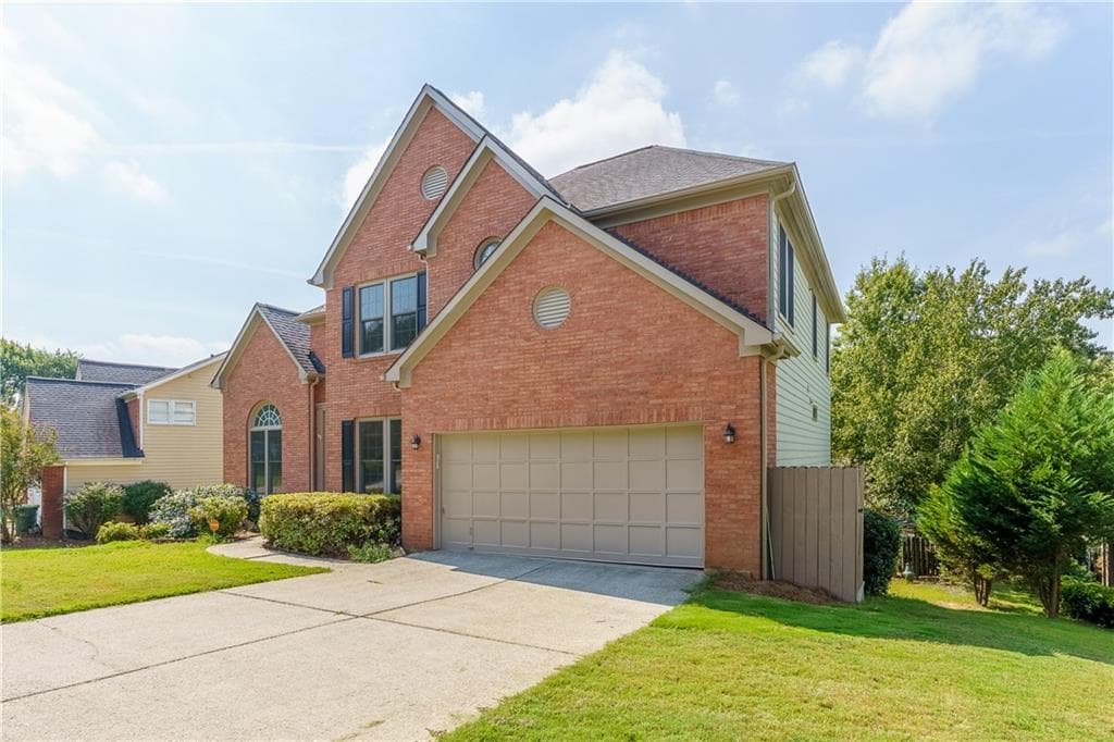 4 bedroom, 3 bathroom, 2,467 sq ft single family residence for rent at 3272 Pomarine Lane, Peachtree Corners, GA 30092 for $3,750 a month — photo 3