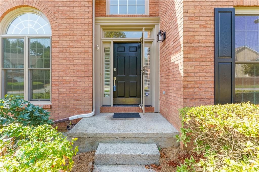 4 bedroom, 3 bathroom, 2,467 sq ft single family residence for rent at 3272 Pomarine Lane, Peachtree Corners, GA 30092 for $3,750 a month — photo 4