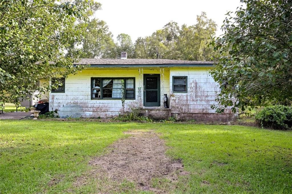 3 bedroom, 1 bathroom, 988 sq ft single family residence for sale at 4417 1st Street, Valdosta, GA 31601
