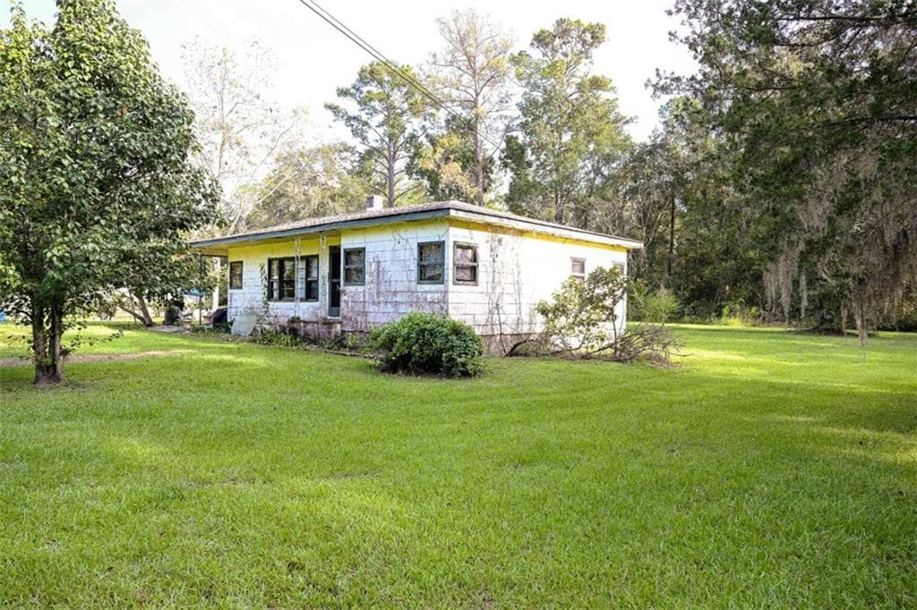 3 bedroom, 1 bathroom, 988 sq ft single family residence under contract at 4417 1st Street, Valdosta, GA 31601 — photo 3