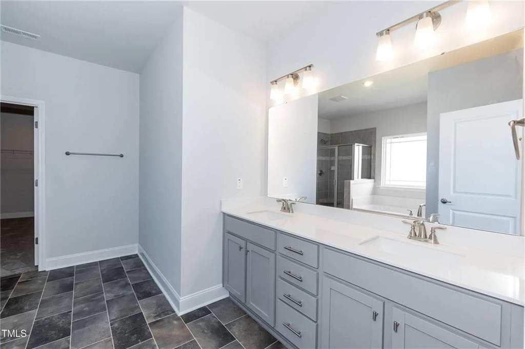 4 bedroom, 3 bathroom, 2,906 sq ft single family residence under contract at 3013 Fairway Drive, Villa Rica, GA 30180 — photo 2