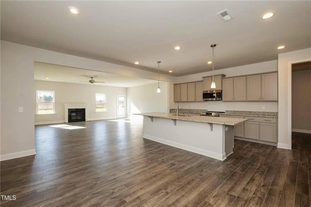 4 bedroom, 3 bathroom, 2,906 sq ft single family residence under contract at 3013 Fairway Drive, Villa Rica, GA 30180 — photo 5