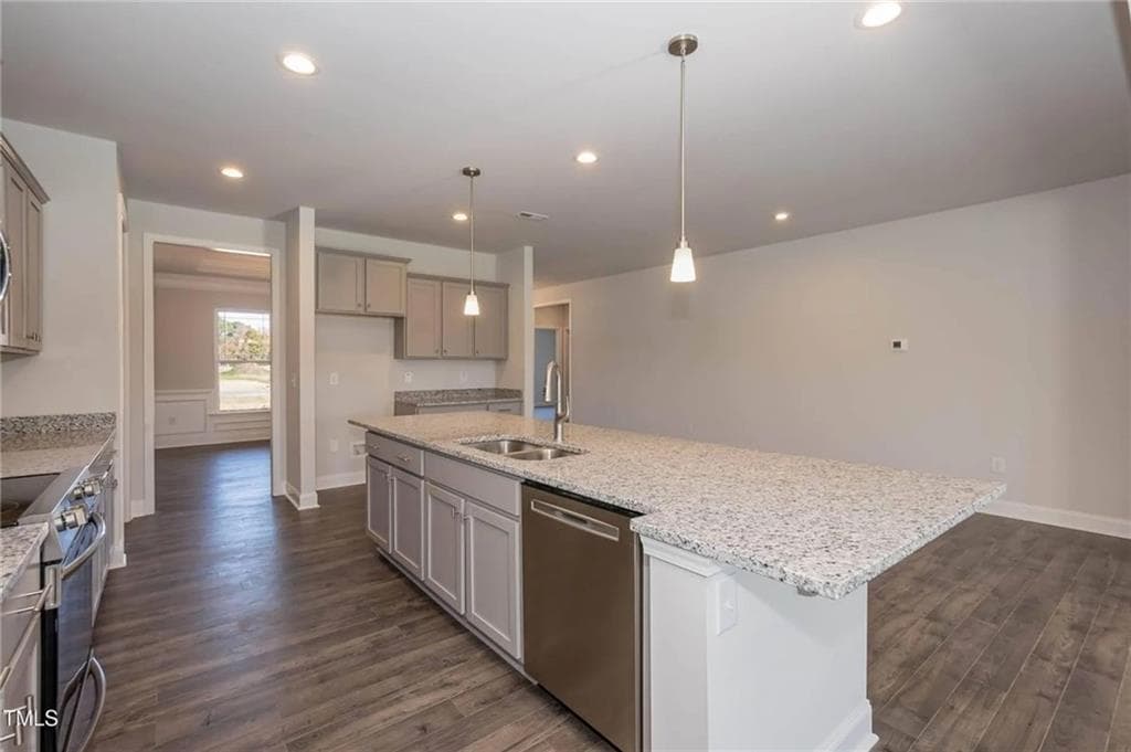 4 bedroom, 3 bathroom, 2,906 sq ft single family residence under contract at 3013 Fairway Drive, Villa Rica, GA 30180 — photo 6