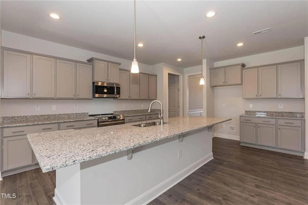 4 bedroom, 3 bathroom, 2,906 sq ft single family residence under contract at 3013 Fairway Drive, Villa Rica, GA 30180 — photo 7