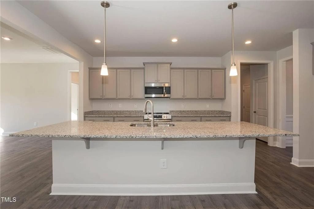 4 bedroom, 3 bathroom, 2,906 sq ft single family residence under contract at 3013 Fairway Drive, Villa Rica, GA 30180 — photo 9
