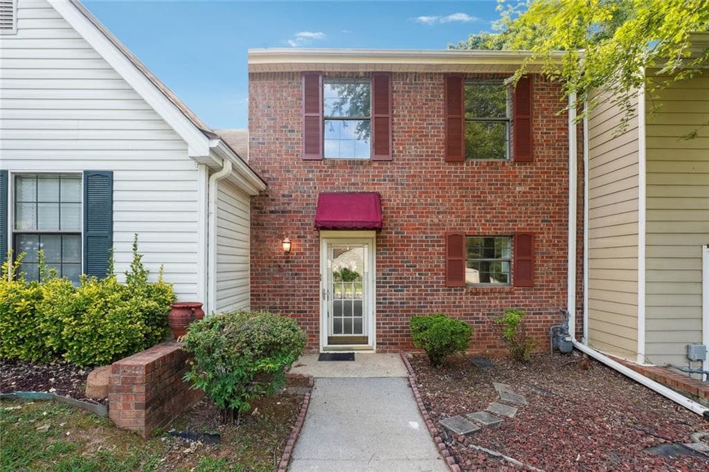 2 bedroom, 3 bathroom, 1,280 sq ft townhouse for rent at 1070 Travelers Trail, Kennesaw, GA 30144 for $1,800 a month