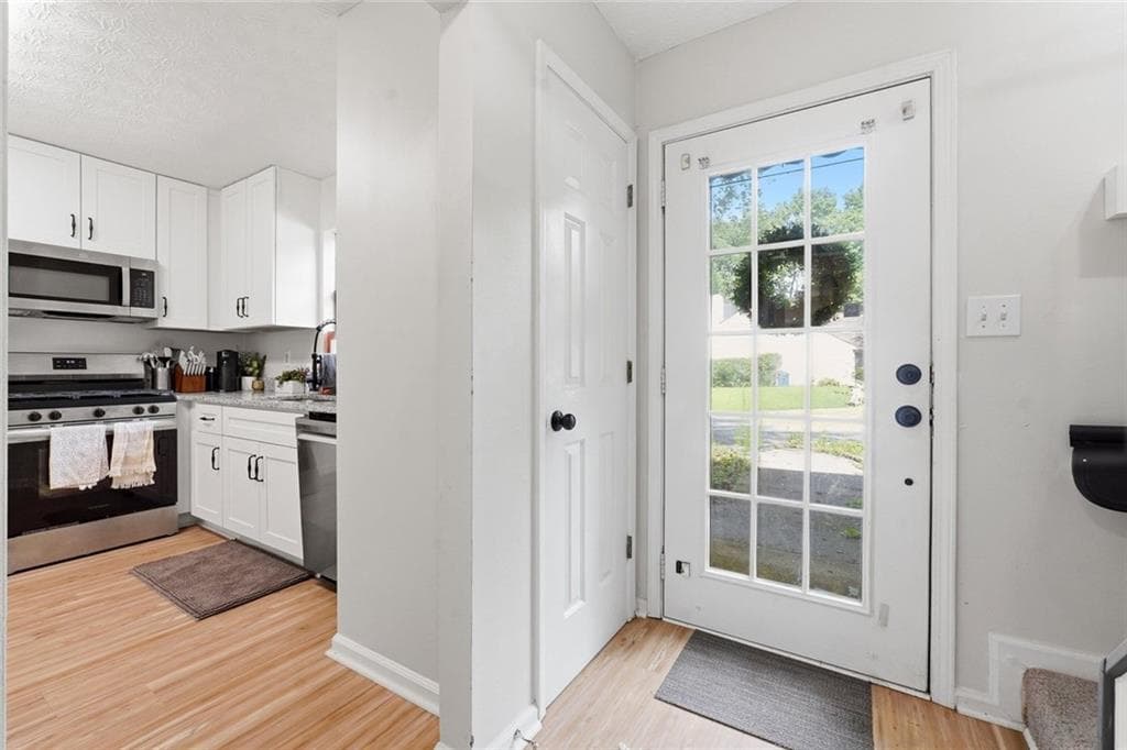 2 bedroom, 3 bathroom, 1,280 sq ft townhouse for rent at 1070 Travelers Trail, Kennesaw, GA 30144 for $1,800 a month — photo 4