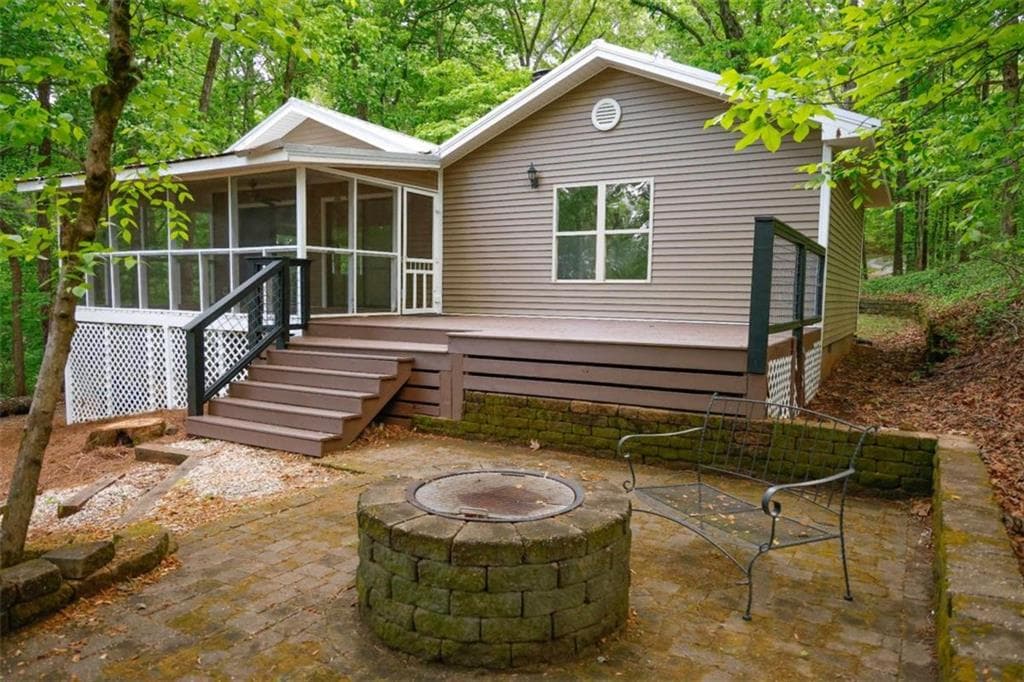 3 bedroom, 2 bathroom, 1,200 sq ft single family residence for sale at 452 Laina Bennett Road, Dawsonville, GA 30534